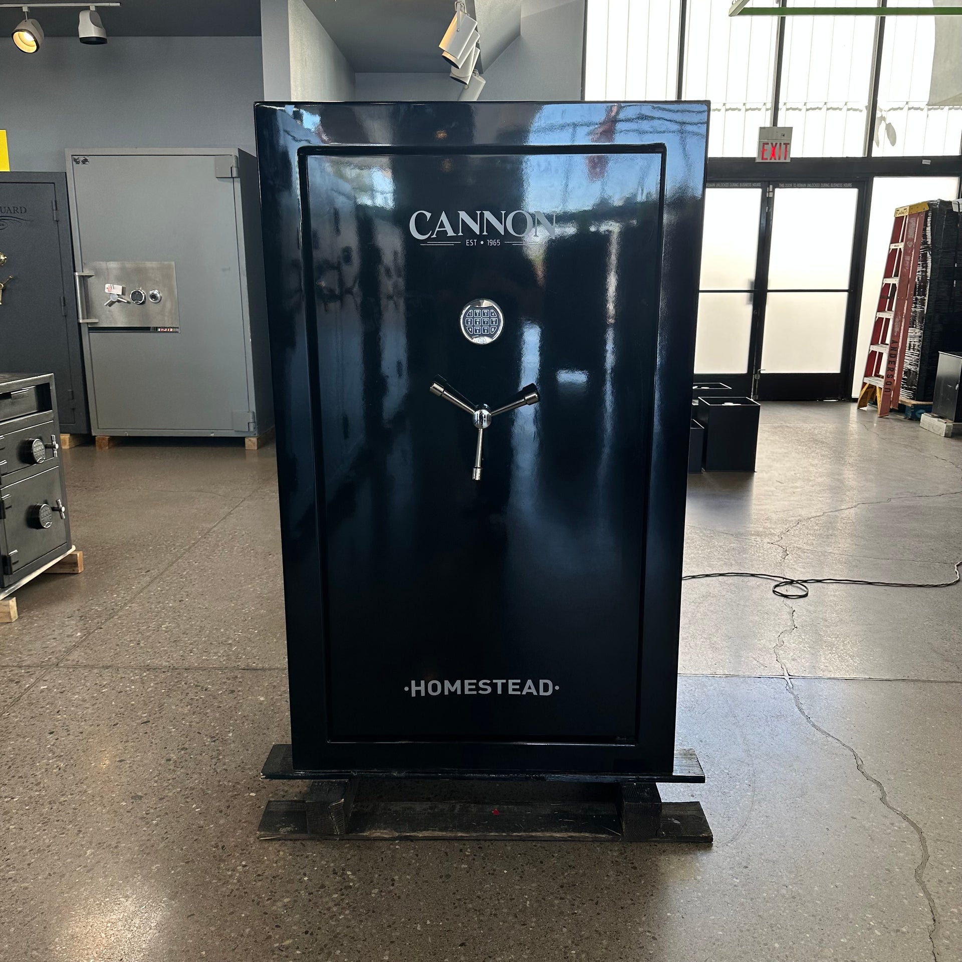 USED Cannon HS5936 Gun Safe
